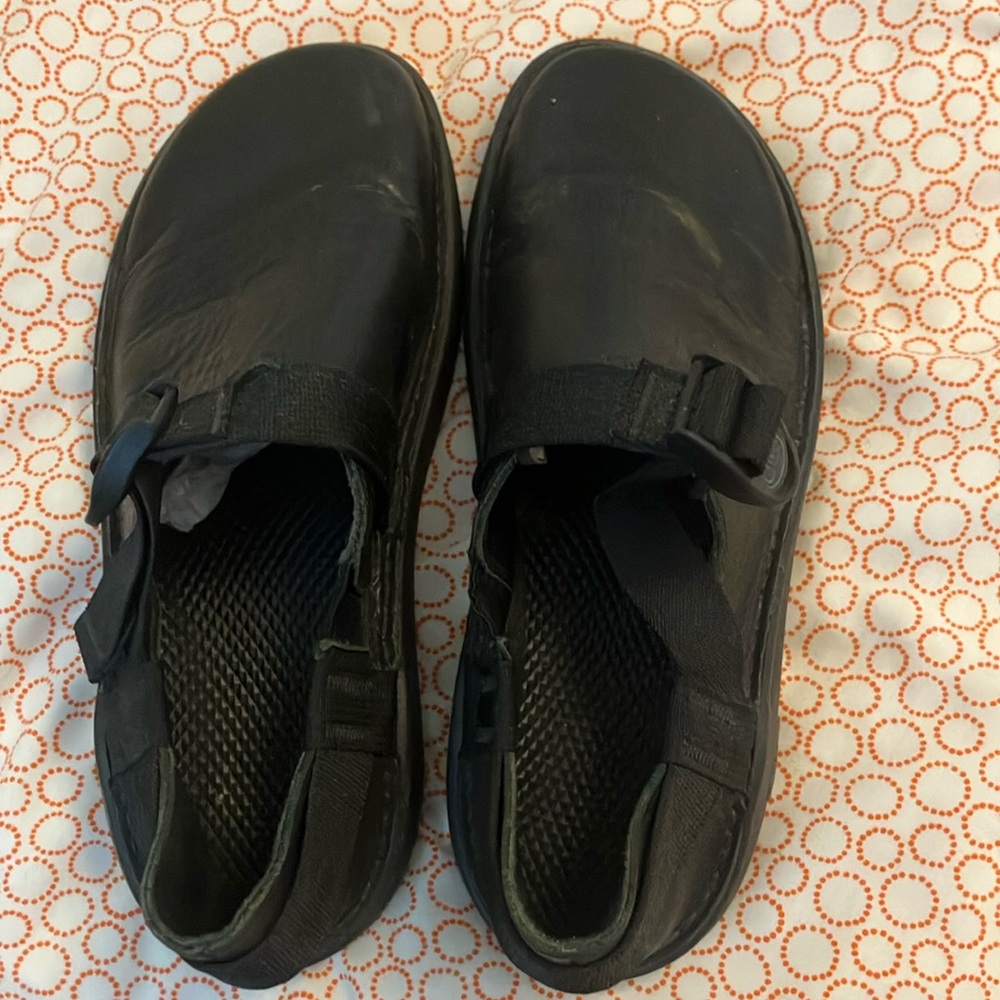 Men’s Chaco leather black clog
